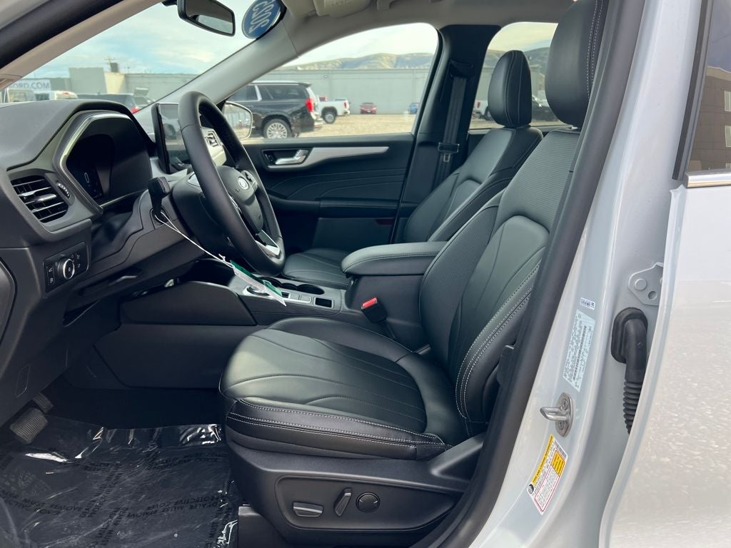 2025 Ford Escape Plug-In Hybrid Base