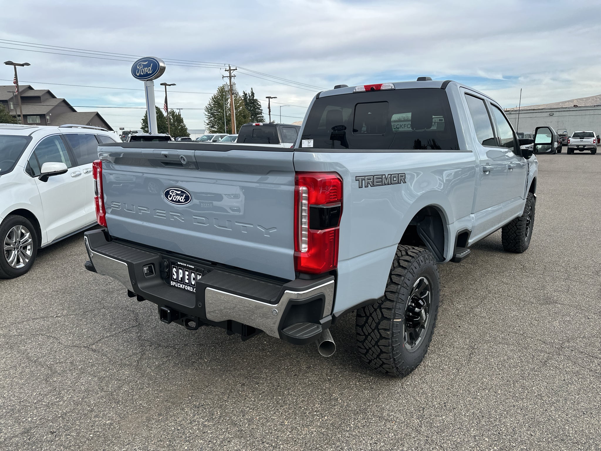 2027 Ford F-250 LARIAT 4WD Crew Cab 6.75' Box