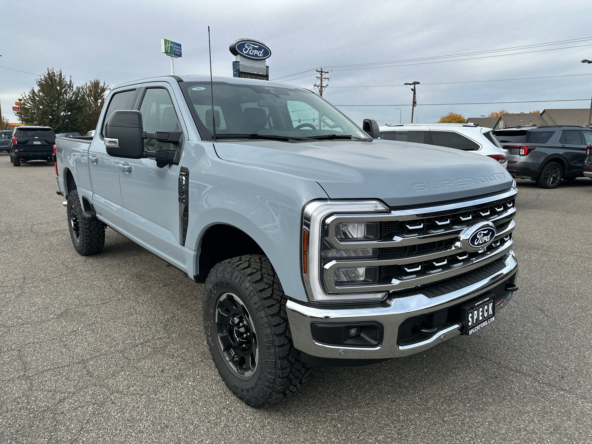 2027 Ford F-250 LARIAT 4WD Crew Cab 6.75' Box