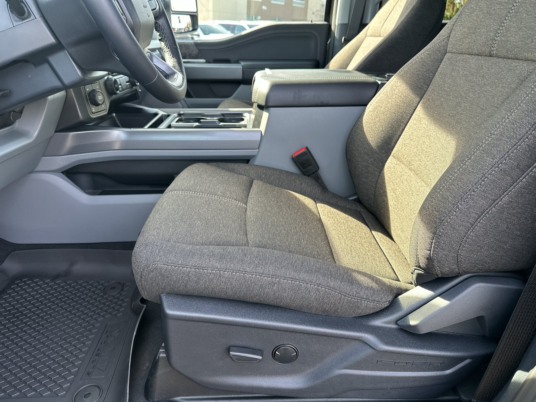 2027 Ford F-250 XLT 4WD Crew Cab 6.75' Box