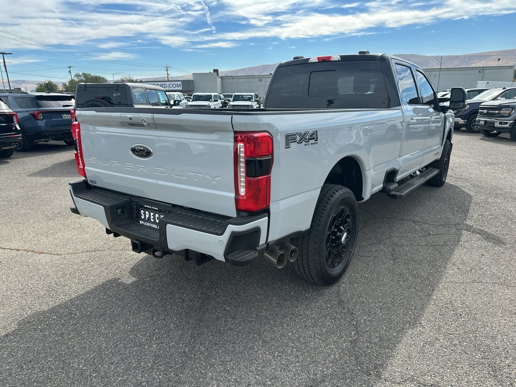 2026 Ford F-350 LARIAT 4WD Crew Cab 6.75' Box