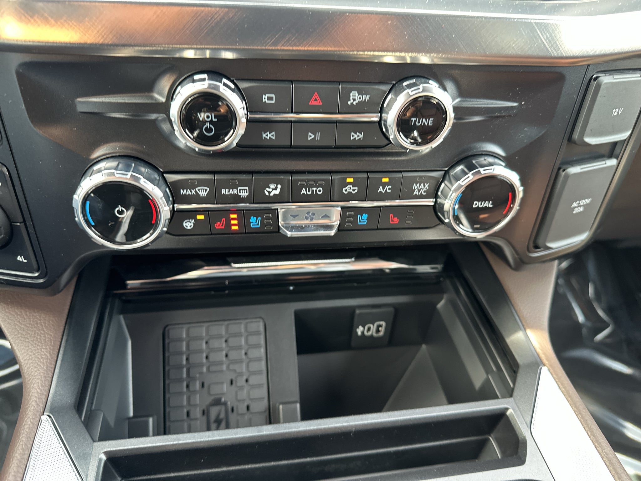 2027 Ford F-350 King Ranch 4WD Crew Cab 6.75' Box