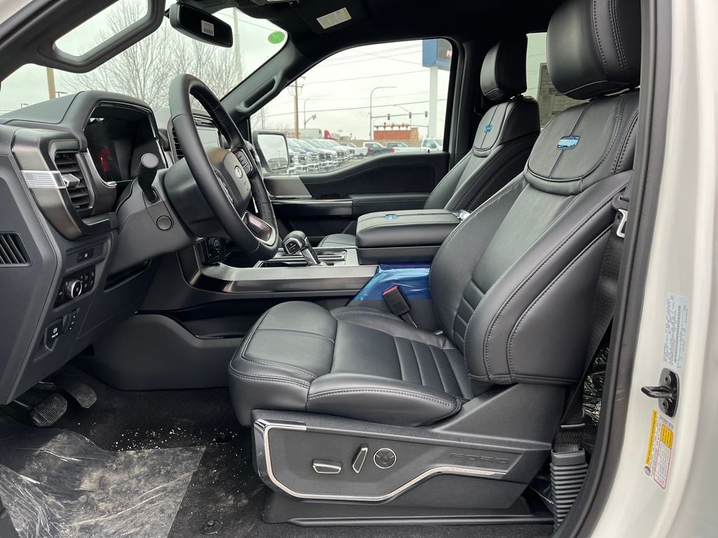 2025 Ford F-150 Platinum