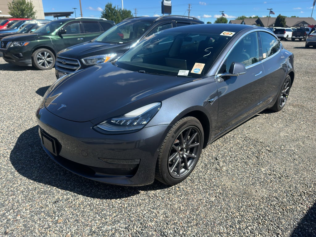 2019 Tesla Model 3 Rear-Wheel Drive Mid Range's photo