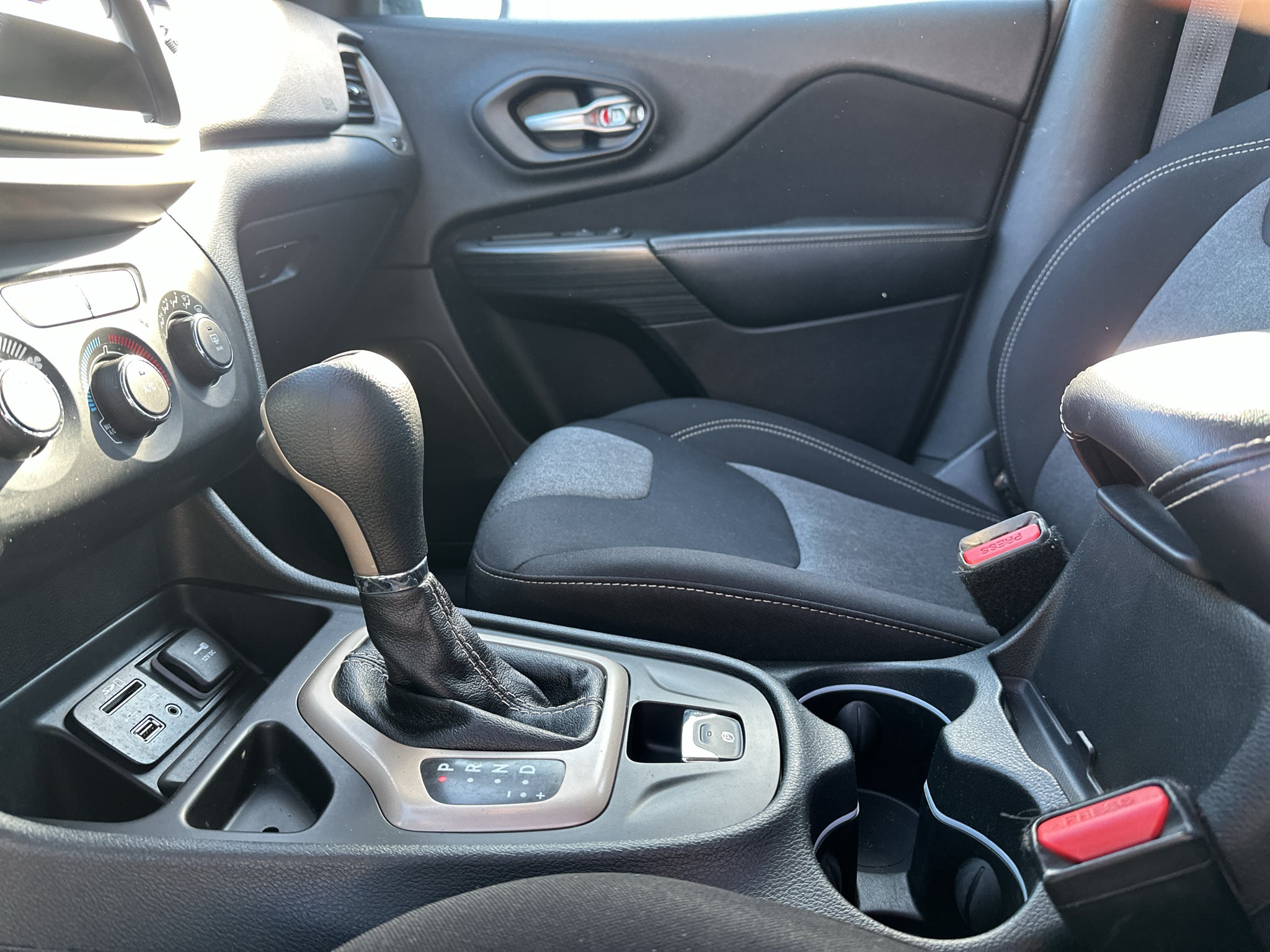2015 Jeep Cherokee Sport