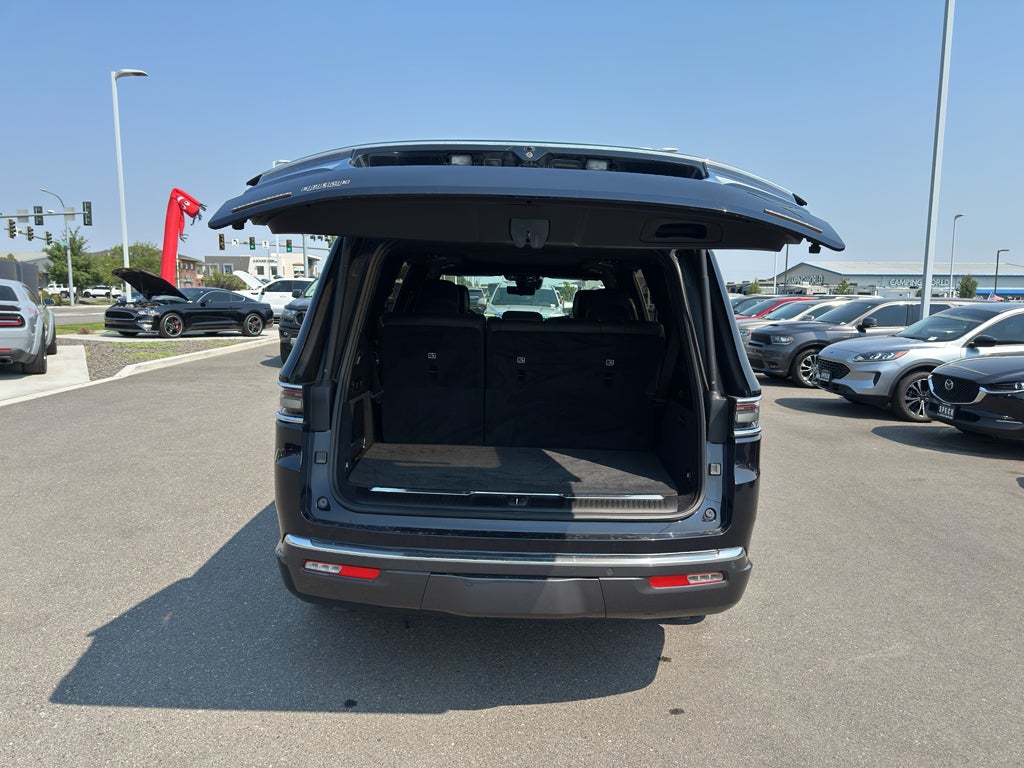 2022 Jeep Grand Wagoneer Series III