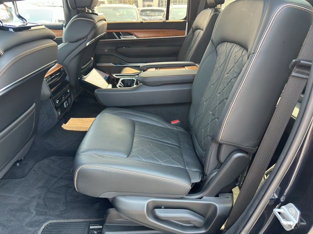 2022 Jeep Grand Wagoneer Series III