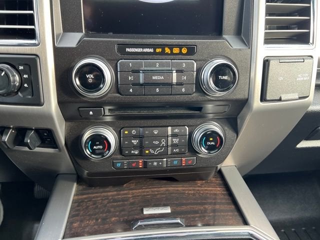 2017 Ford Super Duty F-350 SRW Platinum