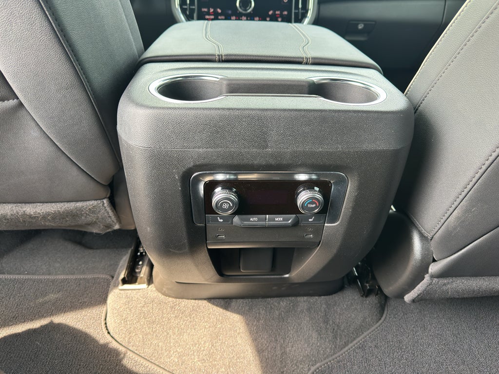2025 GMC Yukon XL Elevation