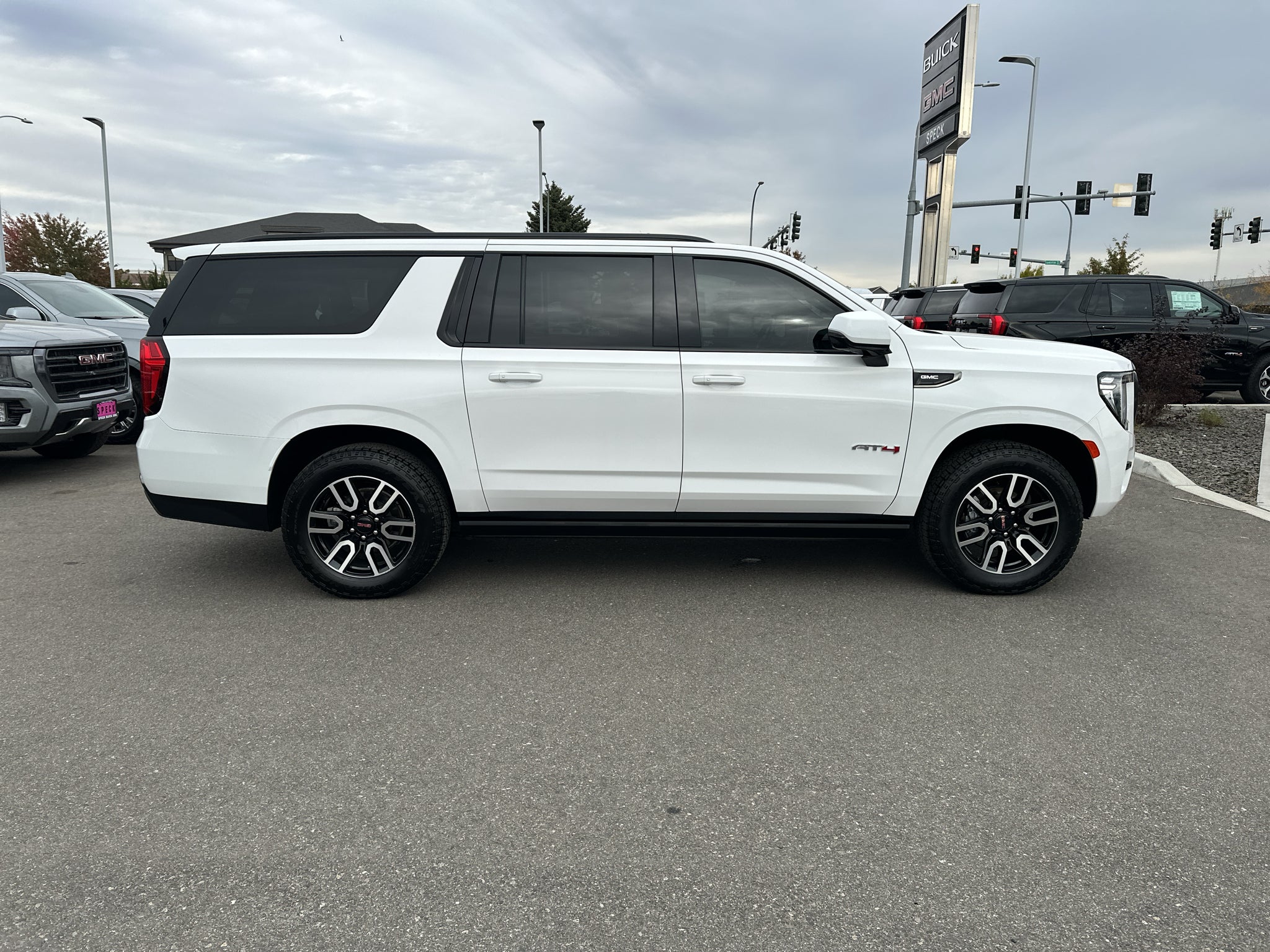 2021 GMC Yukon XL AT4