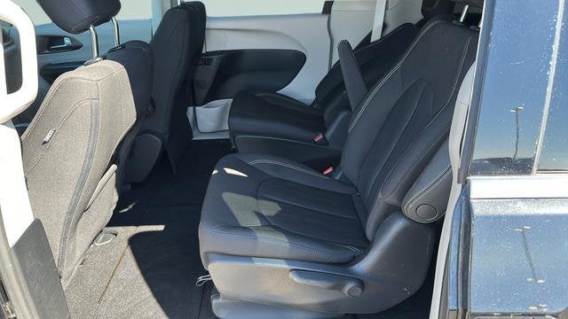 2020 Chrysler Voyager LX