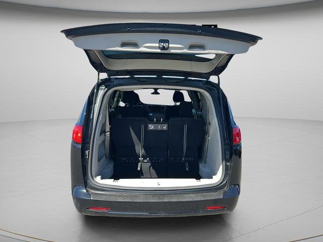 2020 Chrysler Voyager LX
