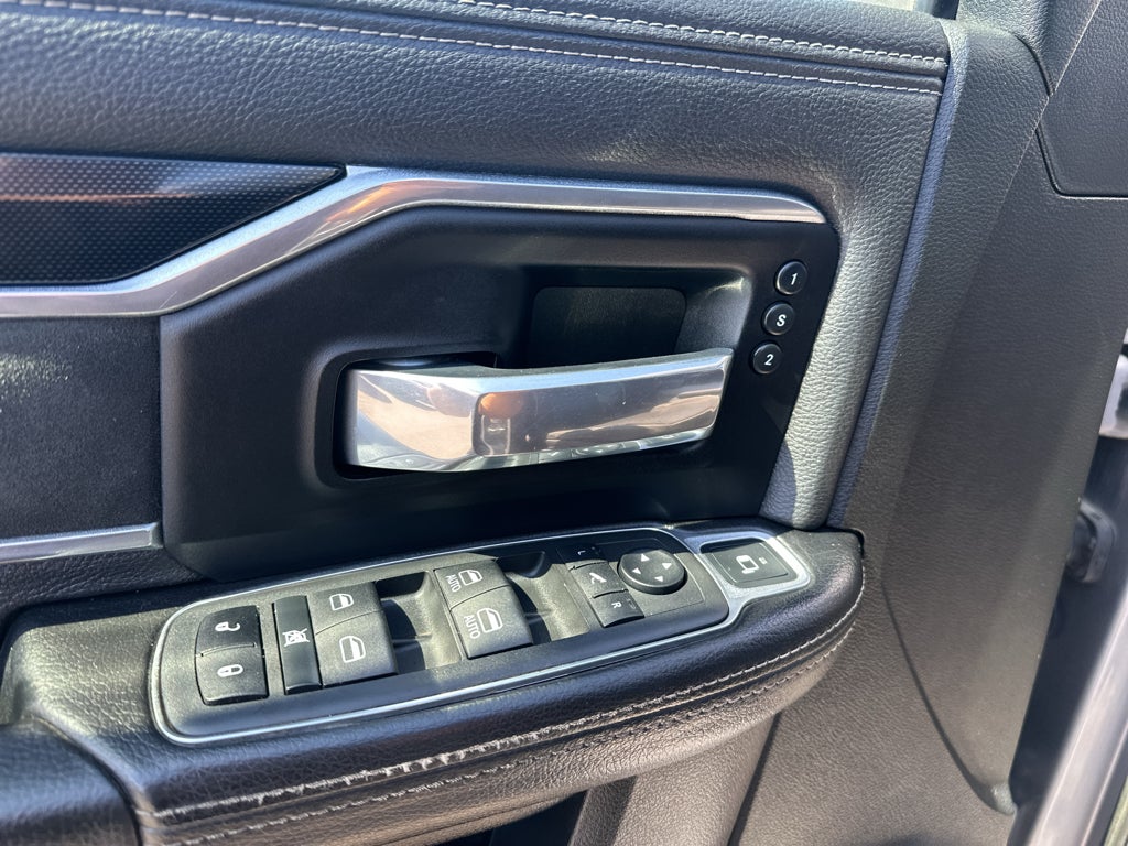 2022 RAM 2500 Laramie Crew Cab 4x4 6'4" Box