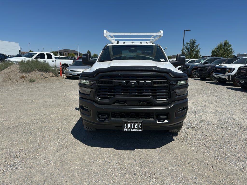 2026 RAM 3500 Chassis Tradesman/Big Horn