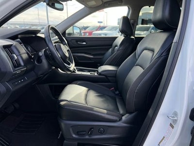 2022 Nissan Pathfinder SL