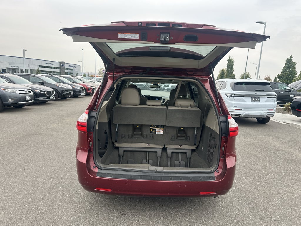 2019 Toyota Sienna XLE 8 Passenger