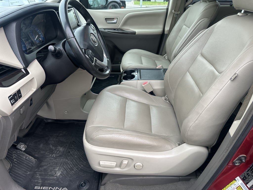 2019 Toyota Sienna XLE 8 Passenger