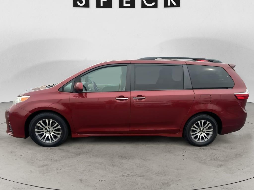 2019 Toyota Sienna XLE 8 Passenger