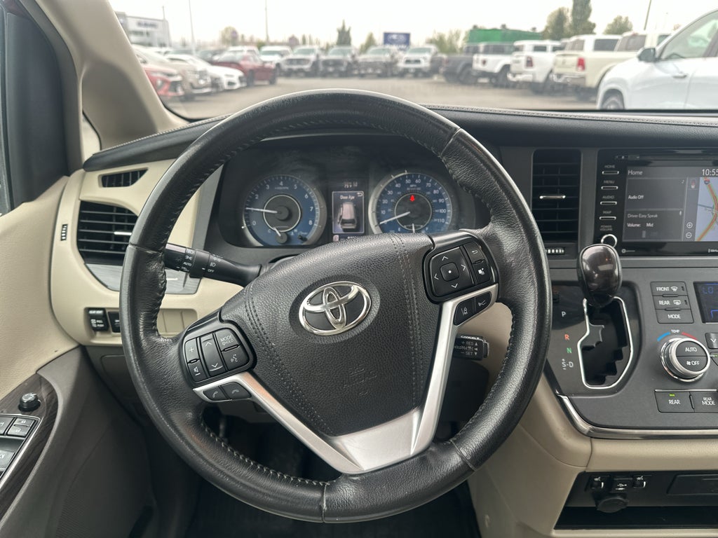 2019 Toyota Sienna XLE 8 Passenger
