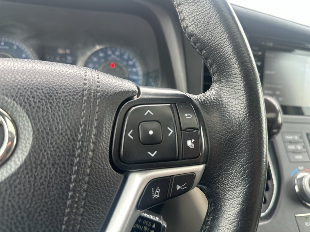 2019 Toyota Sienna XLE 8 Passenger