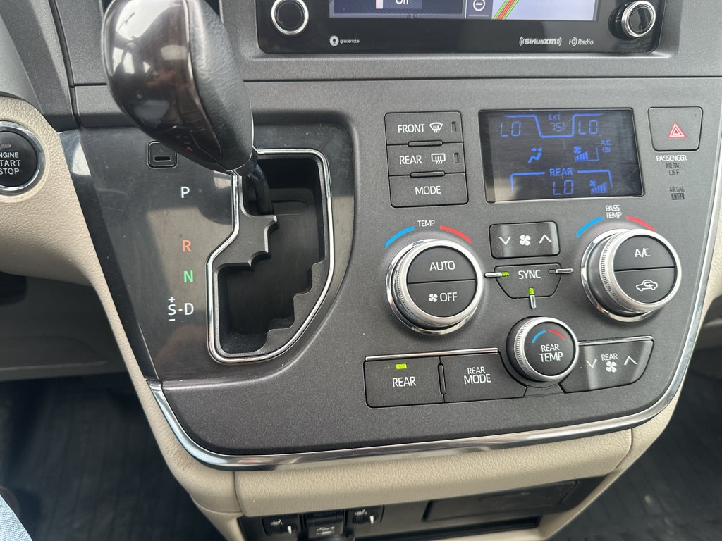 2019 Toyota Sienna XLE 8 Passenger