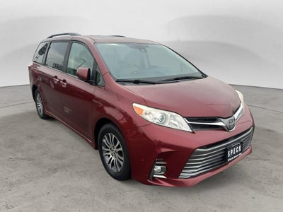 2019 Toyota Sienna XLE 8 Passenger