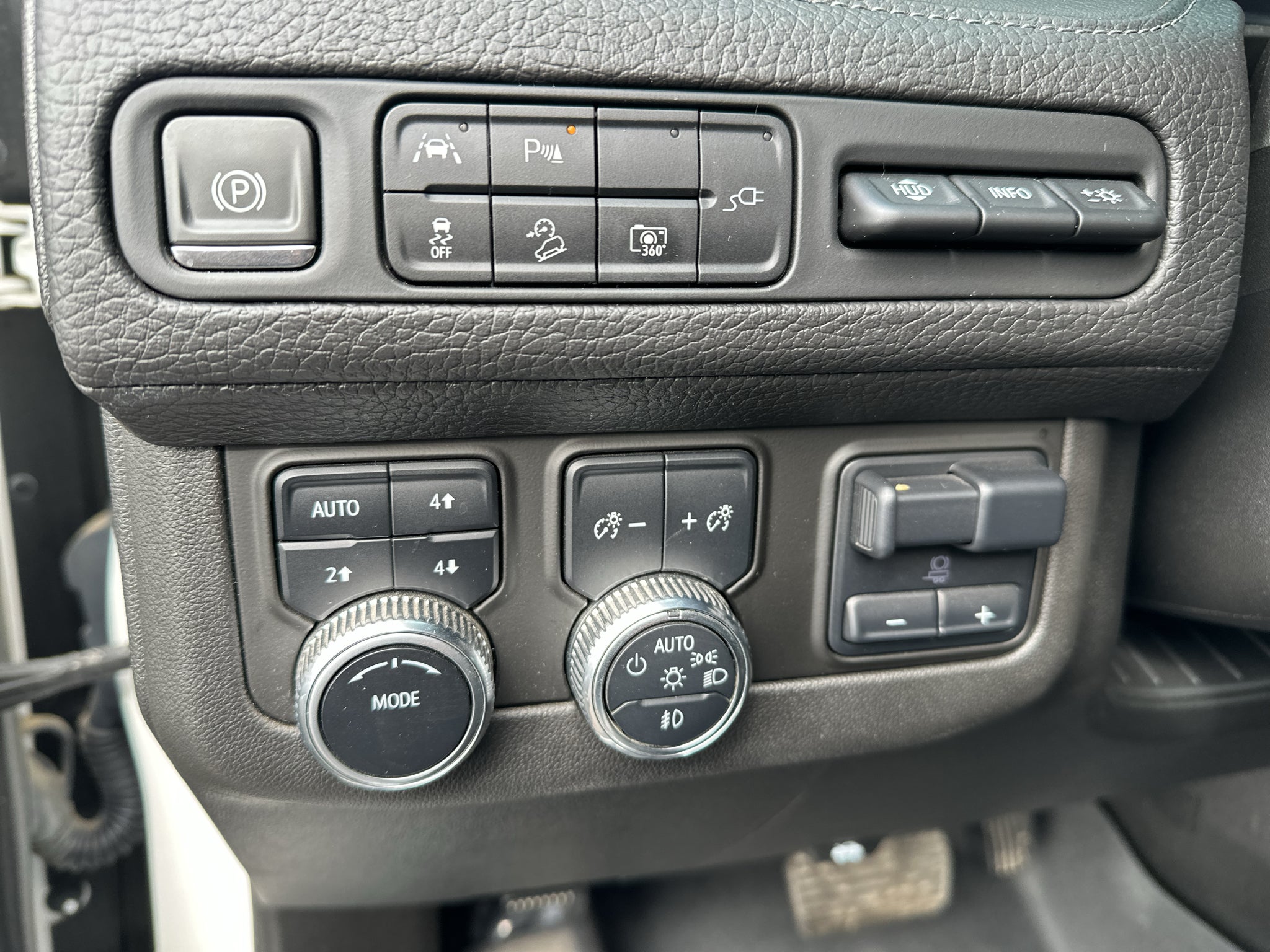 2022 GMC Yukon 4WD Denali