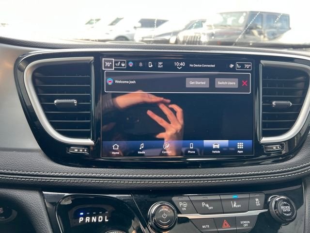 2025 Chrysler Pacifica Hybrid Premiuim S Appearance Package