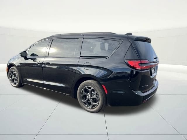 2025 Chrysler Pacifica Hybrid Premiuim S Appearance Package