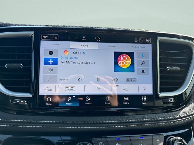 2026 Chrysler Pacifica Select AWD