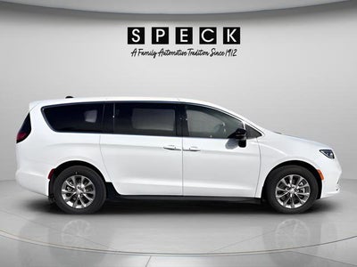 2026 Chrysler Pacifica Select AWD