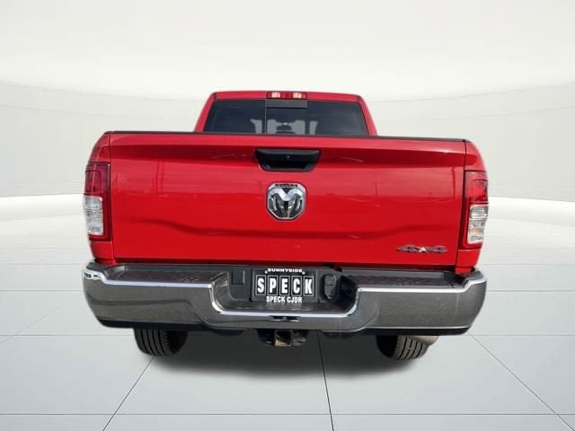 2022 RAM 2500 Tradesman Crew Cab 4x4 6'4' Box
