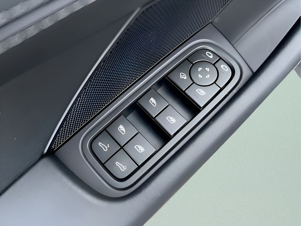 2023 Porsche Panamera 4