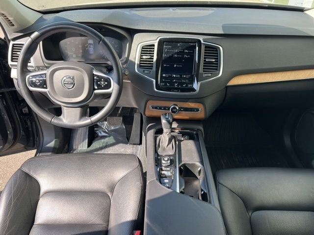 2021 Volvo XC90 T5 Momentum 7 Passenger