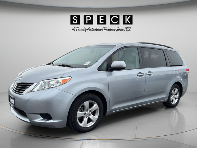 2014 Toyota Sienna LE 8 Passenger