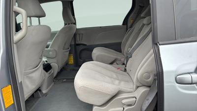 2014 Toyota Sienna LE 8 Passenger