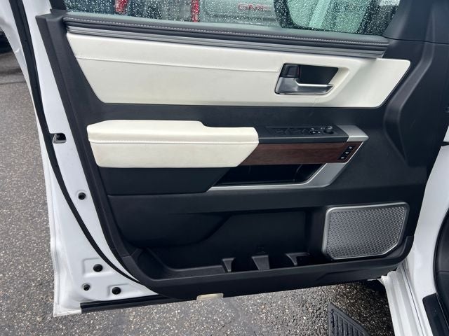 2024 Toyota Sequoia SR5