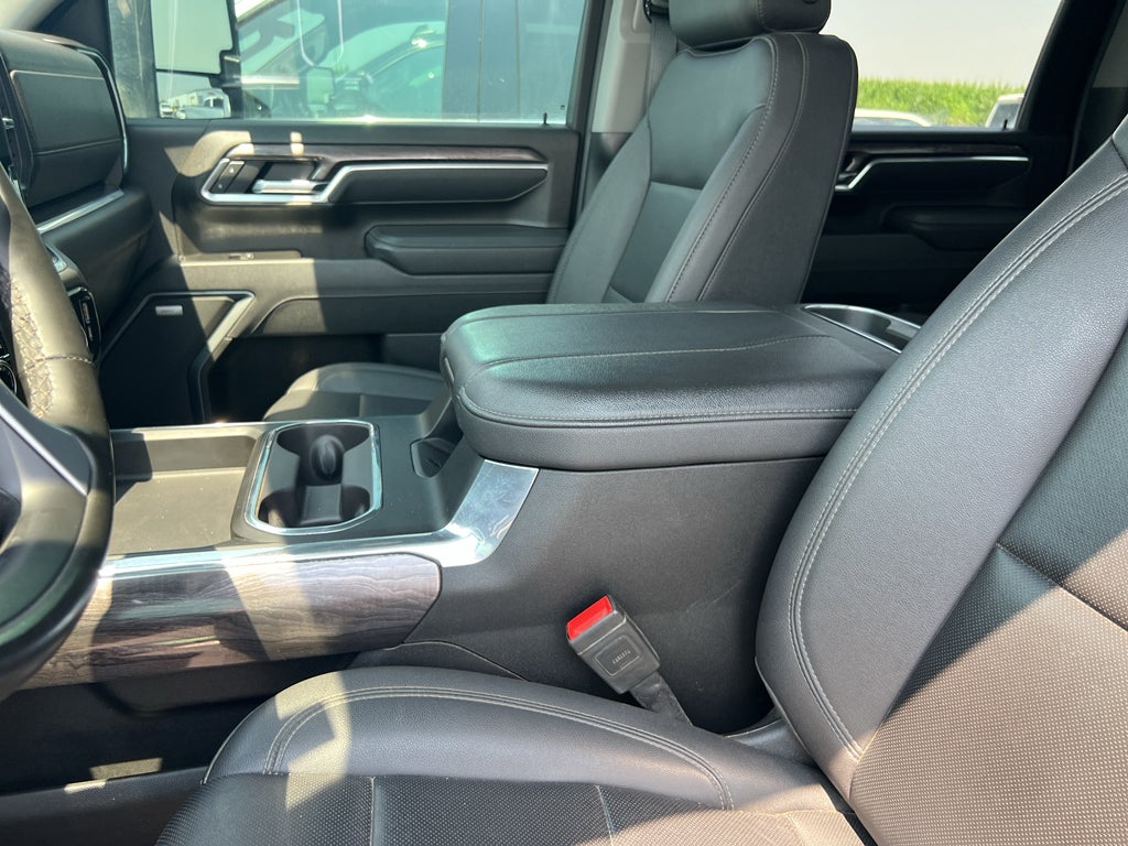2025 Chevrolet Silverado LTZ