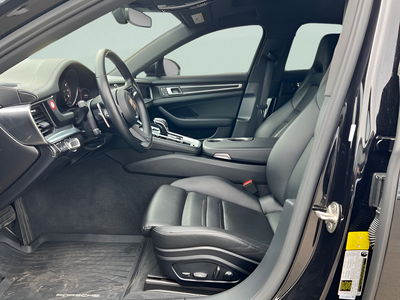 2023 Porsche Panamera 4 Platinum Edition