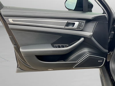 2023 Porsche Panamera 4 Platinum Edition