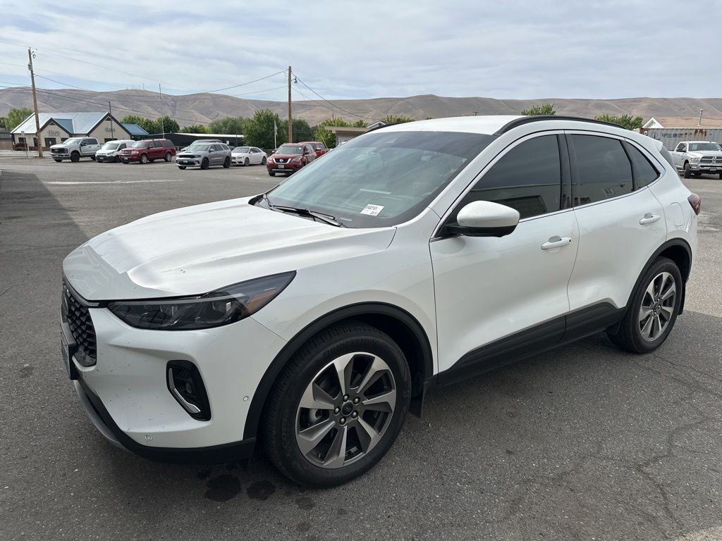 2023 Ford Escape Platinum AWD's photo