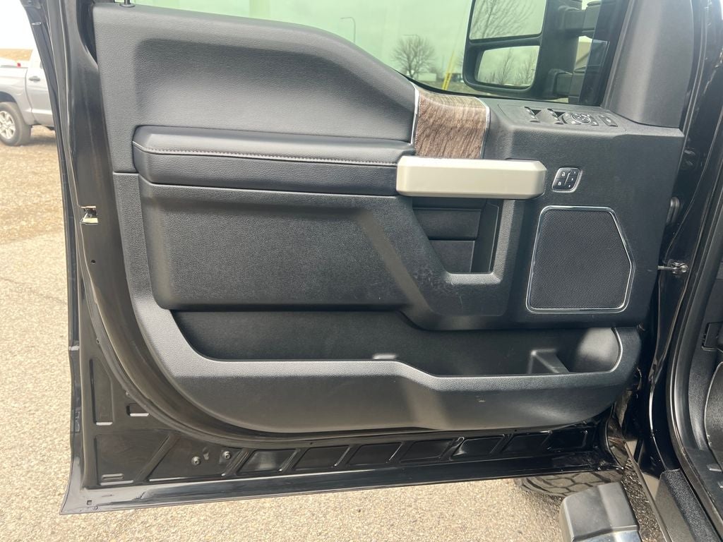 2017 Ford F-350SD Lariat